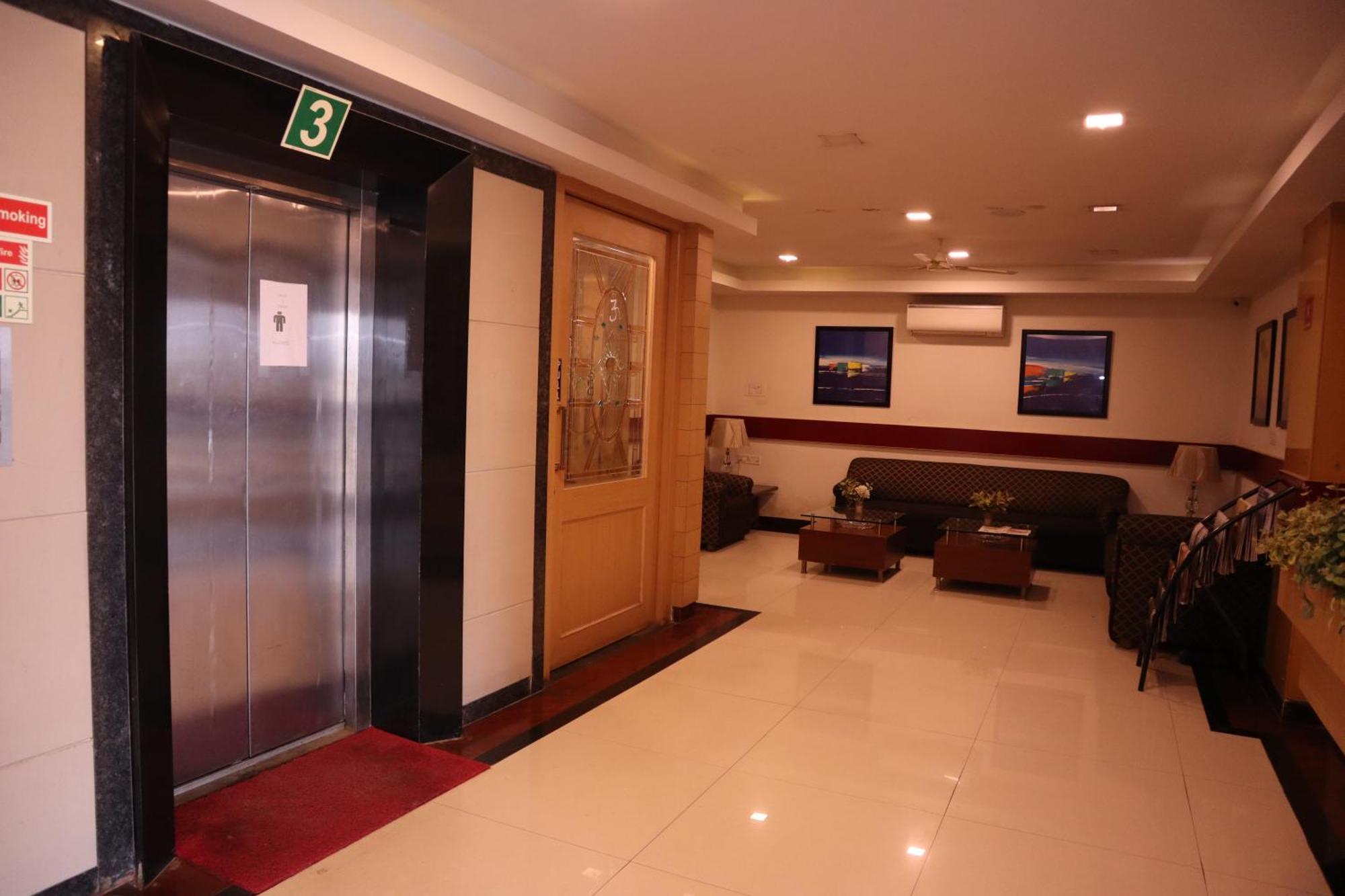Sri Sai Ram Suites Μπανγκαλόρ Εξωτερικό φωτογραφία