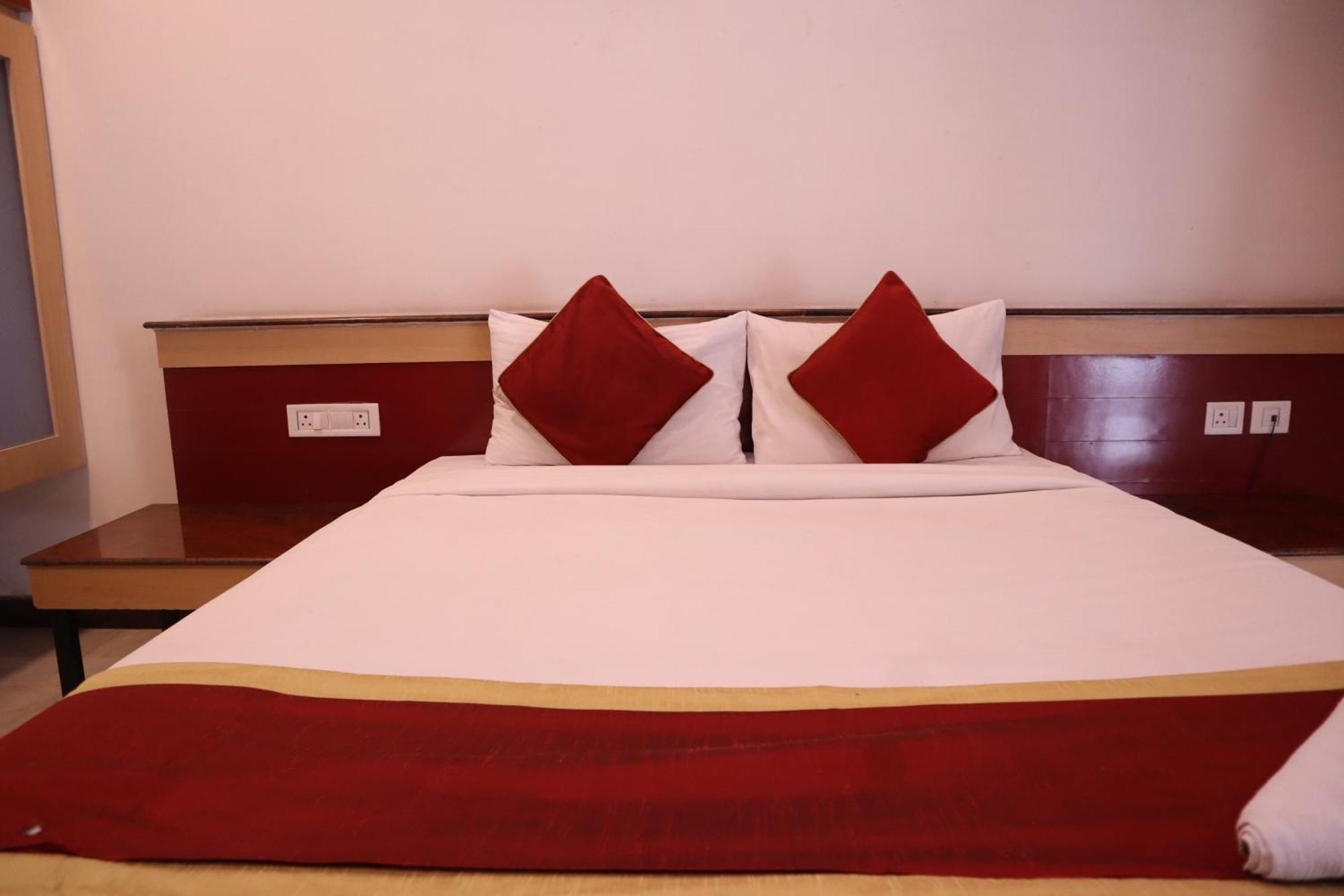 Sri Sai Ram Suites Μπανγκαλόρ Εξωτερικό φωτογραφία